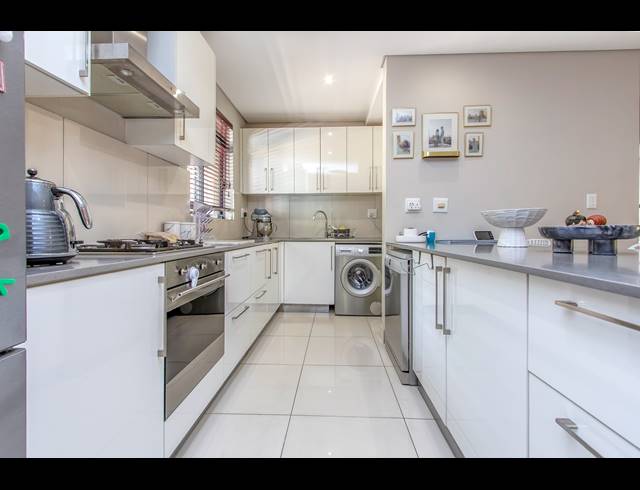 2 BEDROOM APARTMENT TO LET IN ROSEBANK